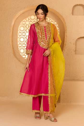 saina kapoor Pearl Embroidered Kurta Set 