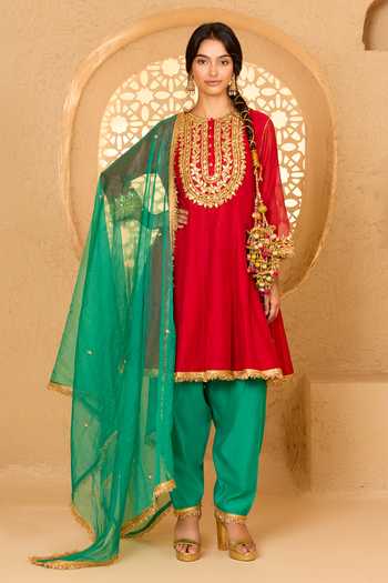 saina kapoor Embroidered Short Anarkali Set 