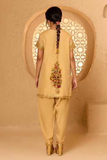 saina kapoor Sequin Embroidered Kurta Set 