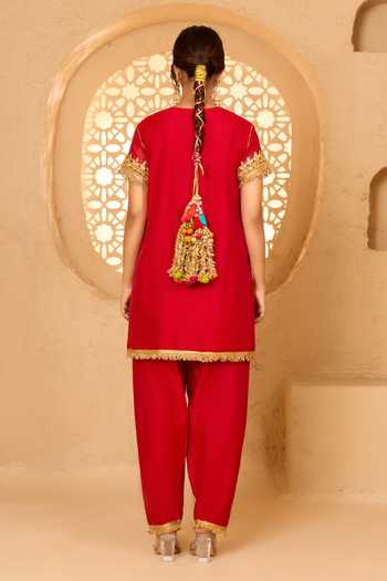 saina kapoor Placement Embroidered Kurta Set 