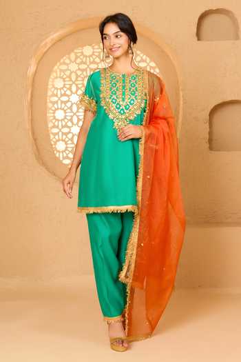 saina kapoor Floral Embroidered Kurta Salwar Set 