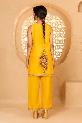 saina kapoor Embroidered Kurta Pant Set 