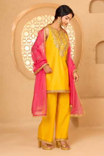 Buy saina kapoor Yellow Cotton, Organza, Chanderi, Viscose Halter Neck Embroidered Kurta Pant Set Online at Aza Fashions Buy_saina kapoor_Yellow Cotton, Organza, Chanderi, Viscose Halter Neck Embroidered Kurta Pant Set _Online_at_Aza_Fashions
