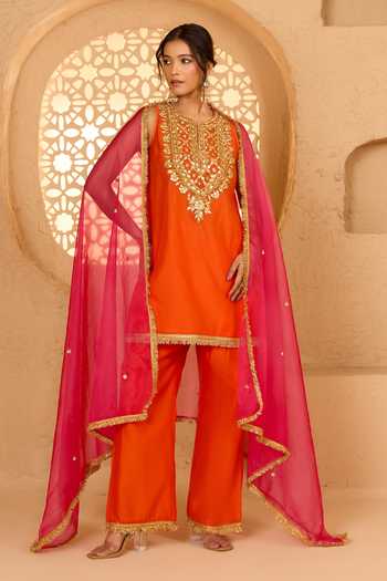saina kapoor Gota Patti Embroidered Kurta Set 
