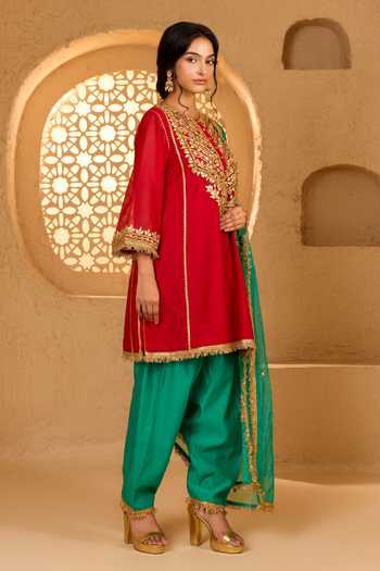Buy saina kapoor Red Cotton, Organza, Chanderi, Viscose Round Embroidered Short Kurta Salwar Set Online at Aza Fashions Buy_saina kapoor_Red Cotton, Organza, Chanderi, Viscose Round Embroidered Short Kurta Salwar Set _Online_at_Aza_Fashions