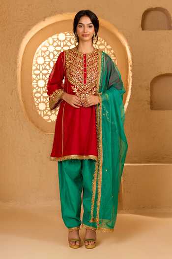 saina kapoor Embroidered Short Kurta Salwar Set 