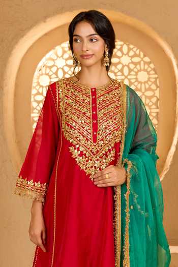 Shop saina kapoor Red Cotton, Organza, Chanderi, Viscose Round Embroidered Short Kurta Salwar Set Online at Aza Fashions Shop_saina kapoor_Red Cotton, Organza, Chanderi, Viscose Round Embroidered Short Kurta Salwar Set _Online_at_Aza_Fashions