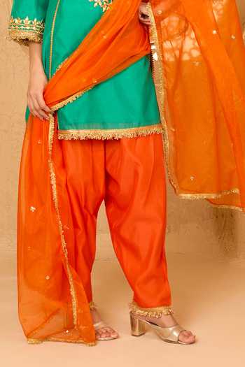 saina kapoor Green Cotton, Organza, Chanderi, Viscose Round Neck Trellis Pattern Kurta Set Online at Aza Fashions saina kapoor_Green Cotton, Organza, Chanderi, Viscose Round Neck Trellis Pattern Kurta Set _Online_at_Aza_Fashions