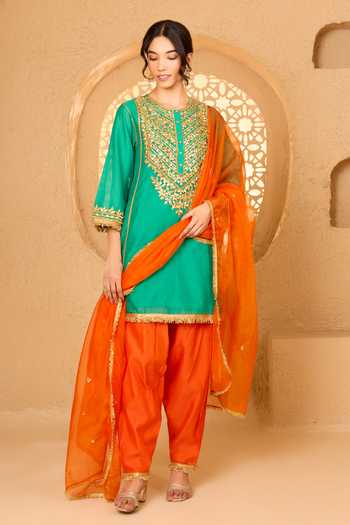 Buy saina kapoor Green Cotton, Organza, Chanderi, Viscose Round Neck Trellis Pattern Kurta Set Online at Aza Fashions Buy_saina kapoor_Green Cotton, Organza, Chanderi, Viscose Round Neck Trellis Pattern Kurta Set _Online_at_Aza_Fashions