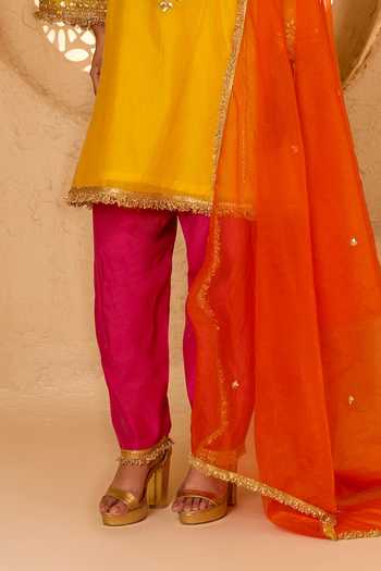 saina kapoor Yellow Cotton, Organza, Chanderi, Viscose Diagonal Trellis Pattern Kurta Set Online at Aza Fashions saina kapoor_Yellow Cotton, Organza, Chanderi, Viscose Diagonal Trellis Pattern Kurta Set _Online_at_Aza_Fashions