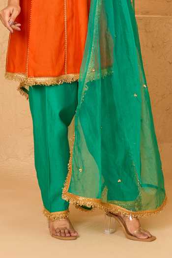 saina kapoor Orange Cotton, Organza, Chanderi, Viscose Diagonal Trellis Embroidered Kurta Set Online at Aza Fashions saina kapoor_Orange Cotton, Organza, Chanderi, Viscose Diagonal Trellis Embroidered Kurta Set _Online_at_Aza_Fashions