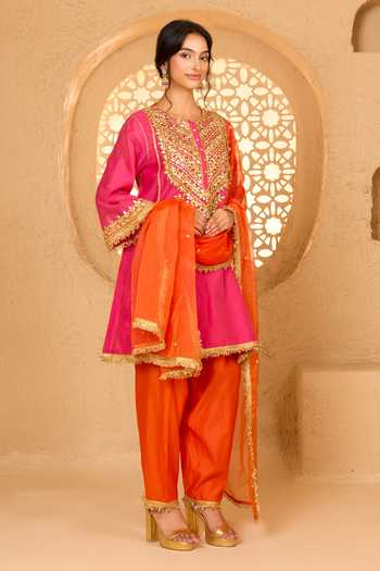 Buy saina kapoor Fuchsia Cotton, Organza, Chanderi, Viscose Round Sequin Embroidered Kurta Set Online at Aza Fashions Buy_saina kapoor_Fuchsia Cotton, Organza, Chanderi, Viscose Round Sequin Embroidered Kurta Set _Online_at_Aza_Fashions