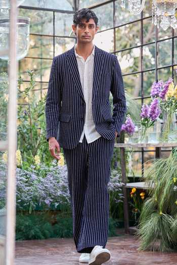 Dash and Dot Seersucker Stripe Print Suit Set 