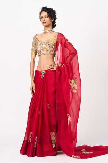 Issa Studio By Chetana & Swathi Red Organza Sweetheart Neck Arika Printed Saree With Blouse at Aza Fashions Issa Studio By Chetana & Swathi_Red Organza Sweetheart Neck Arika Printed Saree With Blouse _at_Aza_Fashions