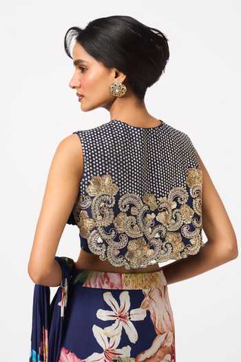 Issa Studio By Chetana & Swathi Naveli Printed Pre-Draped Saree Set With Cape 