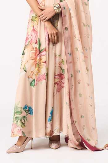 Shop Issa Studio By Chetana & Swathi Peach Chiffon, Organza Square Neck Shanvi Printed Anarkali With Dupatta Online at Aza Fashions Shop_Issa Studio By Chetana & Swathi_Peach Chiffon, Organza Square Neck Shanvi Printed Anarkali With Dupatta _Online_at_Aza_Fashions