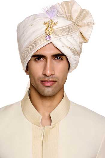 Raabta By Rahul Pankh-E-Aigrette Kalangi