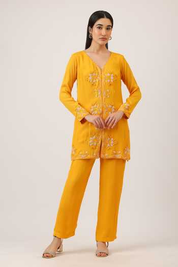 Shop_Vidushi Gupta_Yellow Organza, Chinon, Chiffon V-neck Hand Embroidered Kurta Set _Online_at_Aza_Fashions