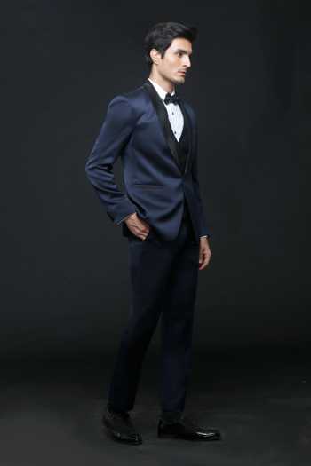 Sven Suits Placed Embroidered Lapel Tuxedo Suit Set 