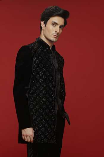 Sven Suits Black Embroidered Bandhgala & Bundi Set 