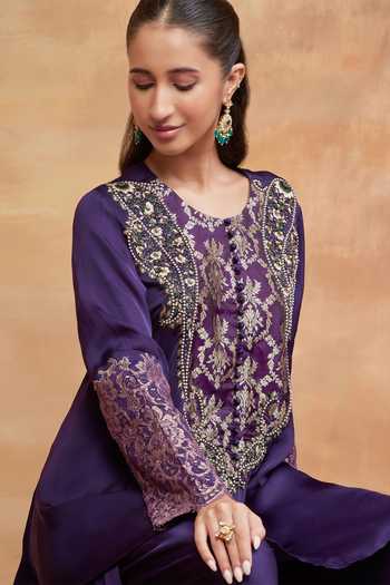 DAREISS Purple Silk, Chanderi Round Neck Rewa Handwoven Kurta And Dhoti Pant Set Online at Aza Fashions DAREISS_Purple Silk, Chanderi Round Neck Rewa Handwoven Kurta And Dhoti Pant Set _Online_at_Aza_Fashions
