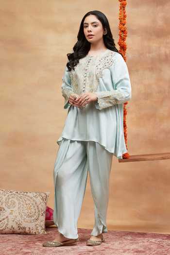 DAREISS Rewa Embroidered Kurta & Dhoti Pant Set