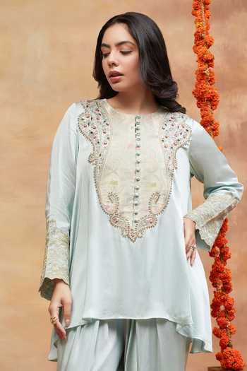 DAREISS Green Silk, Satin Round Neck, Yes Rewa Embroidered Kurta And Dhoti Pant Set Online at Aza Fashions DAREISS_Green Silk, Satin Round Neck, Yes Rewa Embroidered Kurta And Dhoti Pant Set _Online_at_Aza_Fashions