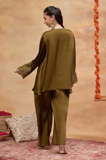 Shop Dareiss Green Silk, Chiffon Scoop Neck Rewa Paisley Embroidered Kurta And Dhoti Pant Set at Aza Fashions Shop_Dareiss_Green Silk, Chiffon Scoop Neck Rewa Paisley Embroidered Kurta And Dhoti Pant Set _at_Aza_Fashions