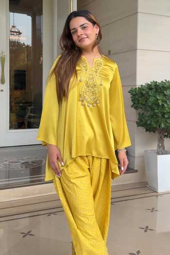 Dareiss Yellow Silk, Satin Split V-neck, Yes Kedar Embroidered Kurta And Salwar Set Online at Aza Fashions Dareiss_Yellow Silk, Satin Split V-neck, Yes Kedar Embroidered Kurta And Salwar Set _Online_at_Aza_Fashions