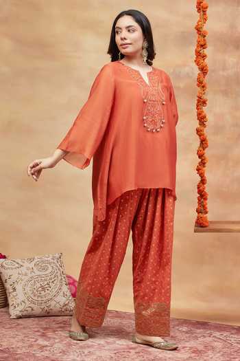 Shop DAREISS Orange Silk, Chanderi Split V-neck Kedar Paisley Embroidered Kurta And Salwar Set Online at Aza Fashions Shop_DAREISS_Orange Silk, Chanderi Split V-neck Kedar Paisley Embroidered Kurta And Salwar Set _Online_at_Aza_Fashions