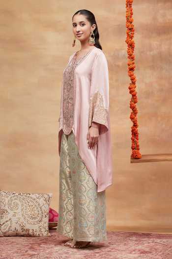 DAREISS Pink Silk, Satin Split V-neck Munshi Embroidered Kurta And Flared Pant Set at Aza Fashions DAREISS_Pink Silk, Satin Split V-neck Munshi Embroidered Kurta And Flared Pant Set _at_Aza_Fashions