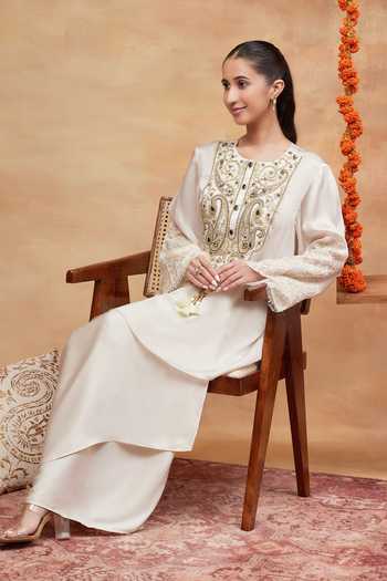 Buy DAREISS Ivory Silk, Satin Round Neck Panchganga Yoke Embroidered Kurta And Skirt Set Buy_DAREISS_Ivory Silk, Satin Round Neck Panchganga Yoke Embroidered Kurta And Skirt Set
