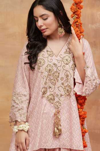 Shop_DAREISS_Blush Chanderi Silk V-neck Embroidered Kurta And Salwar Set 