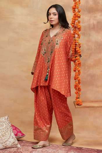 Buy DAREISS Orange Chanderi Silk V-neck Manikarnika Embroidered Kurta And Salwar Set Online at Aza Fashions Buy_DAREISS_Orange Chanderi Silk V-neck Manikarnika Embroidered Kurta And Salwar Set _Online_at_Aza_Fashions