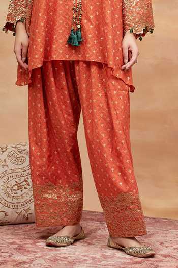 Shop DAREISS Orange Chanderi Silk V-neck Manikarnika Embroidered Kurta And Salwar Set Online at Aza Fashions Shop_DAREISS_Orange Chanderi Silk V-neck Manikarnika Embroidered Kurta And Salwar Set _Online_at_Aza_Fashions