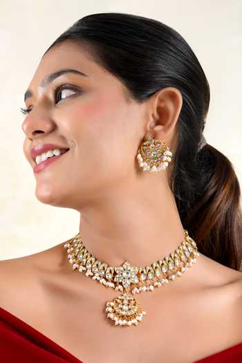 Prestones_White Pearl Embellished Pendant Necklace Set _Online_at_Aza_Fashions