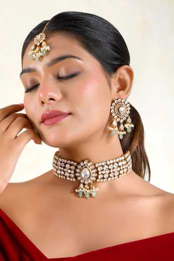 Prestones_Emerald Green Kundan Polki Embellished Choker Set _Online_at_Aza_Fashions