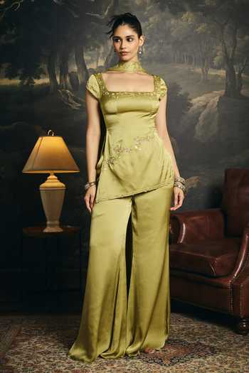 Saanjh By Lea Green Silk Square Neck Henna Embroidered Y2k Kurta Set at Aza Fashions Saanjh By Lea_Green Silk Square Neck Henna Embroidered Y2k Kurta Set _at_Aza_Fashions