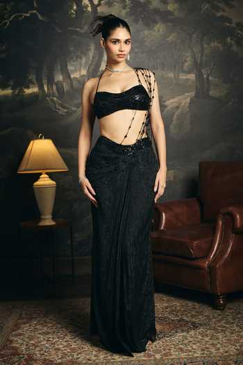 Saanjh By Lea Black Sweetheart Neck Nyra Tassel Pre-draped Saree Set at Aza Fashions Saanjh By Lea_Black Sweetheart Neck Nyra Tassel Pre-draped Saree Set _at_Aza_Fashions