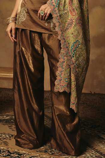 Buy Saanjh By Lea Brown Organza, Satin Round Neck Pallavi Bronze Embroidered Kurta Set Buy_Saanjh By Lea_Brown Organza, Satin Round Neck Pallavi Bronze Embroidered Kurta Set