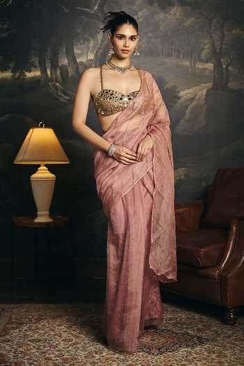 Buy SAANJH BY LEA Wine Organza Sweetheart Neck Anvitha Tissue Saree Set Online at Aza Fashions Buy_SAANJH BY LEA_Wine Organza Sweetheart Neck Anvitha Tissue Saree Set _Online_at_Aza_Fashions