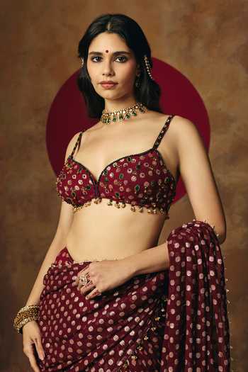 Buy SAANJH BY LEA Wine Georgette Sweetheart Neck Revya Pre-draped Saree Set Online at Aza Fashions Buy_SAANJH BY LEA_Wine Georgette Sweetheart Neck Revya Pre-draped Saree Set _Online_at_Aza_Fashions