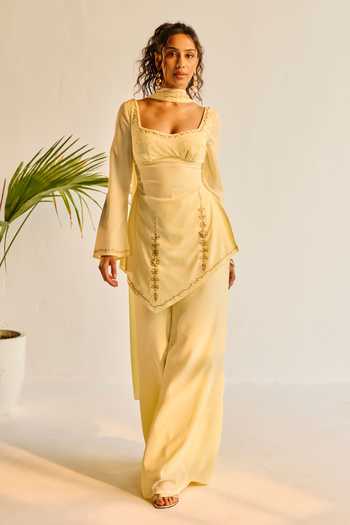 Shop_SAANJH BY LEA_Yellow Georgette Sweetheart Neck, Yes Geet Hand Embroidered Kurta Set _Online_at_Aza_Fashions