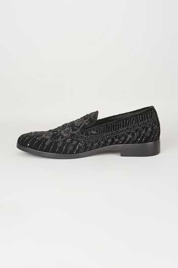 Salil Bhatia Black Hand Embroidered Loafers Online at Aza Fashions Salil Bhatia_Black Hand Embroidered Loafers _Online_at_Aza_Fashions