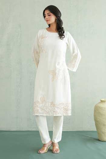 Shop Masoomm Off White Shantoon Boat Neck, Yes Embroidered Floral Kurta And Pant Set Online at Aza Fashions Shop_Masoomm_Off White Shantoon Boat Neck, Yes Embroidered Floral Kurta And Pant Set _Online_at_Aza_Fashions