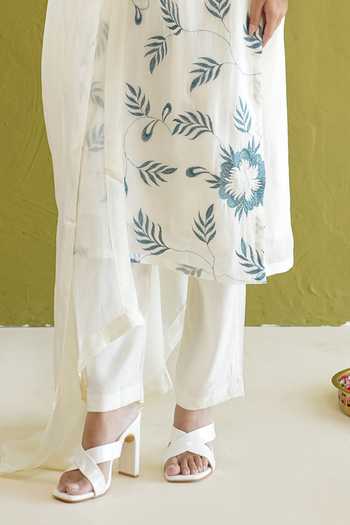 Masoomm Off White Organza, Shantoon V-neck Embroidered Kurta Pant Set Online at Aza Fashions Masoomm_Off White Organza, Shantoon V-neck Embroidered Kurta Pant Set _Online_at_Aza_Fashions
