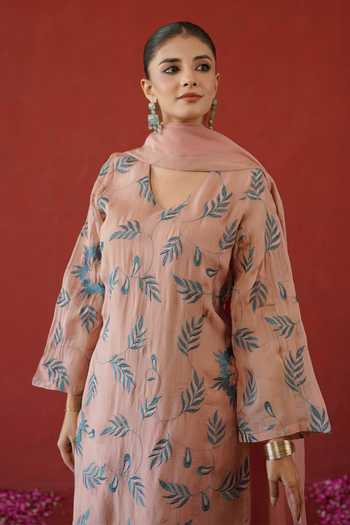 Buy Masoomm Peach Organza, Shantoon V-neck Embroidered Kurta Pant Set Online at Aza Fashions Buy_Masoomm_Peach Organza, Shantoon V-neck Embroidered Kurta Pant Set _Online_at_Aza_Fashions