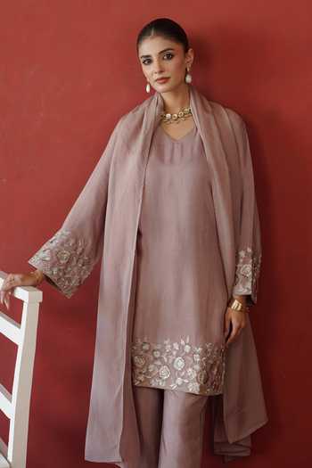 Masoomm Mauve Organza, Shantoon V-neck Embroidered Floral Kurta Set at Aza Fashions Masoomm_Mauve Organza, Shantoon V-neck Embroidered Floral Kurta Set _at_Aza_Fashions