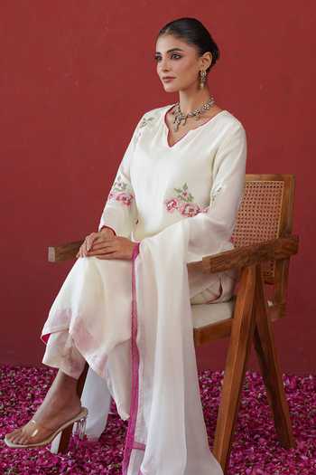 Shop Masoomm Off White Organza, Silk V-neck Embroidered Kurta Set Online at Aza Fashions Shop_Masoomm_Off White Organza, Silk V-neck Embroidered Kurta Set _Online_at_Aza_Fashions