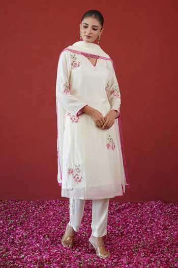 Shop Masoomm Off White Organza, Silk V-neck Embroidered Kurta Set Shop_Masoomm_Off White Organza, Silk V-neck Embroidered Kurta Set